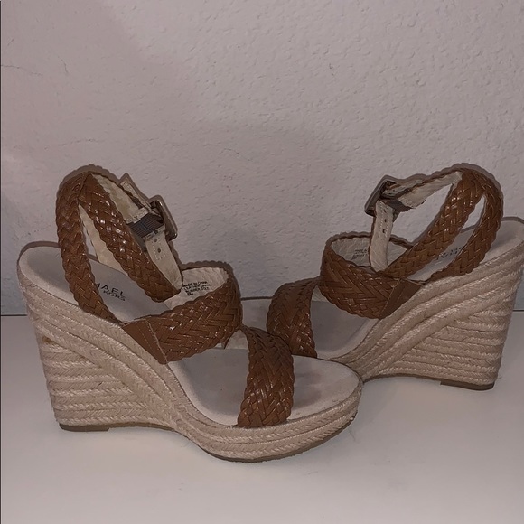 Michael Kors wedge sandals size 8 - Picture 3 of 5